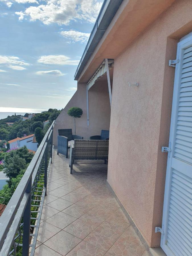 Apartment Zadoda Omiš Exteriör bild