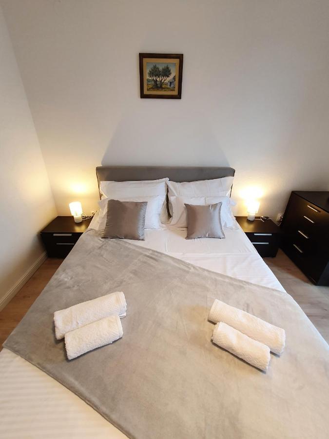 Apartment Zadoda Omiš Exteriör bild