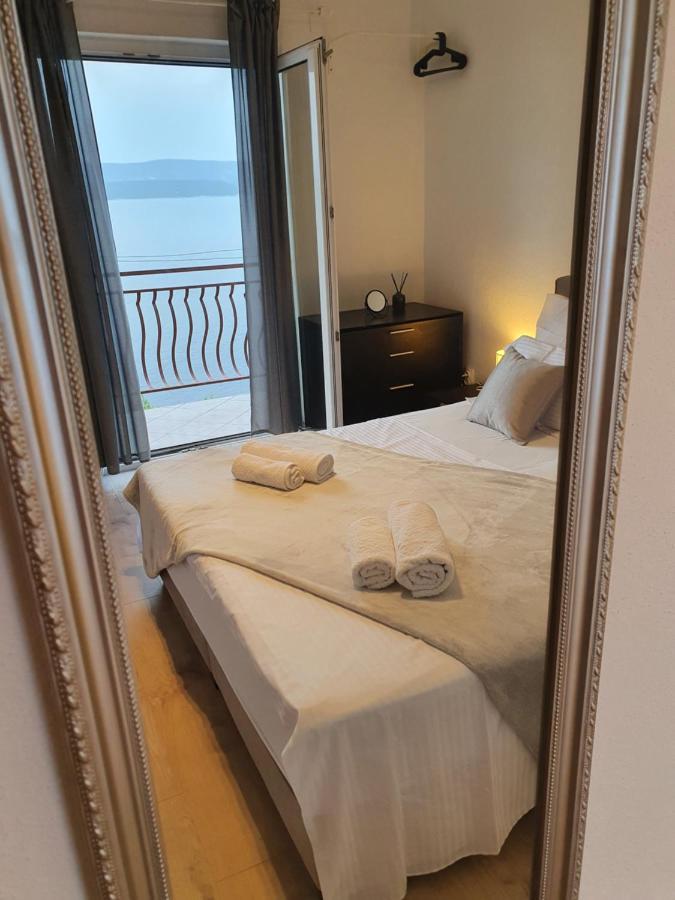 Apartment Zadoda Omiš Exteriör bild