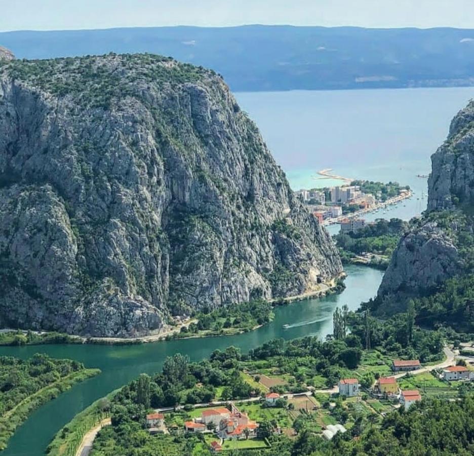 Apartment Zadoda Omiš Exteriör bild