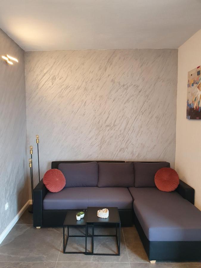 Apartment Zadoda Omiš Exteriör bild