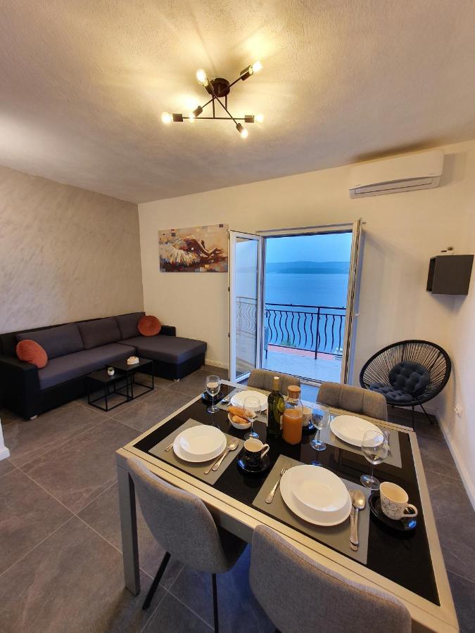 Apartment Zadoda Omiš Exteriör bild